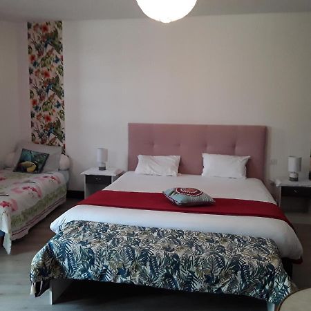 Madelon IV Bed & Breakfast Belves Bagian luar foto