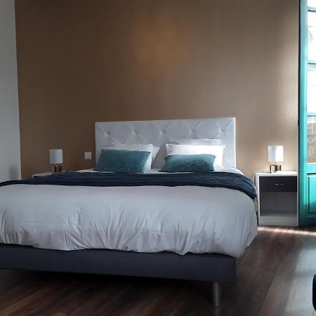 Madelon IV Bed & Breakfast Belves Bagian luar foto
