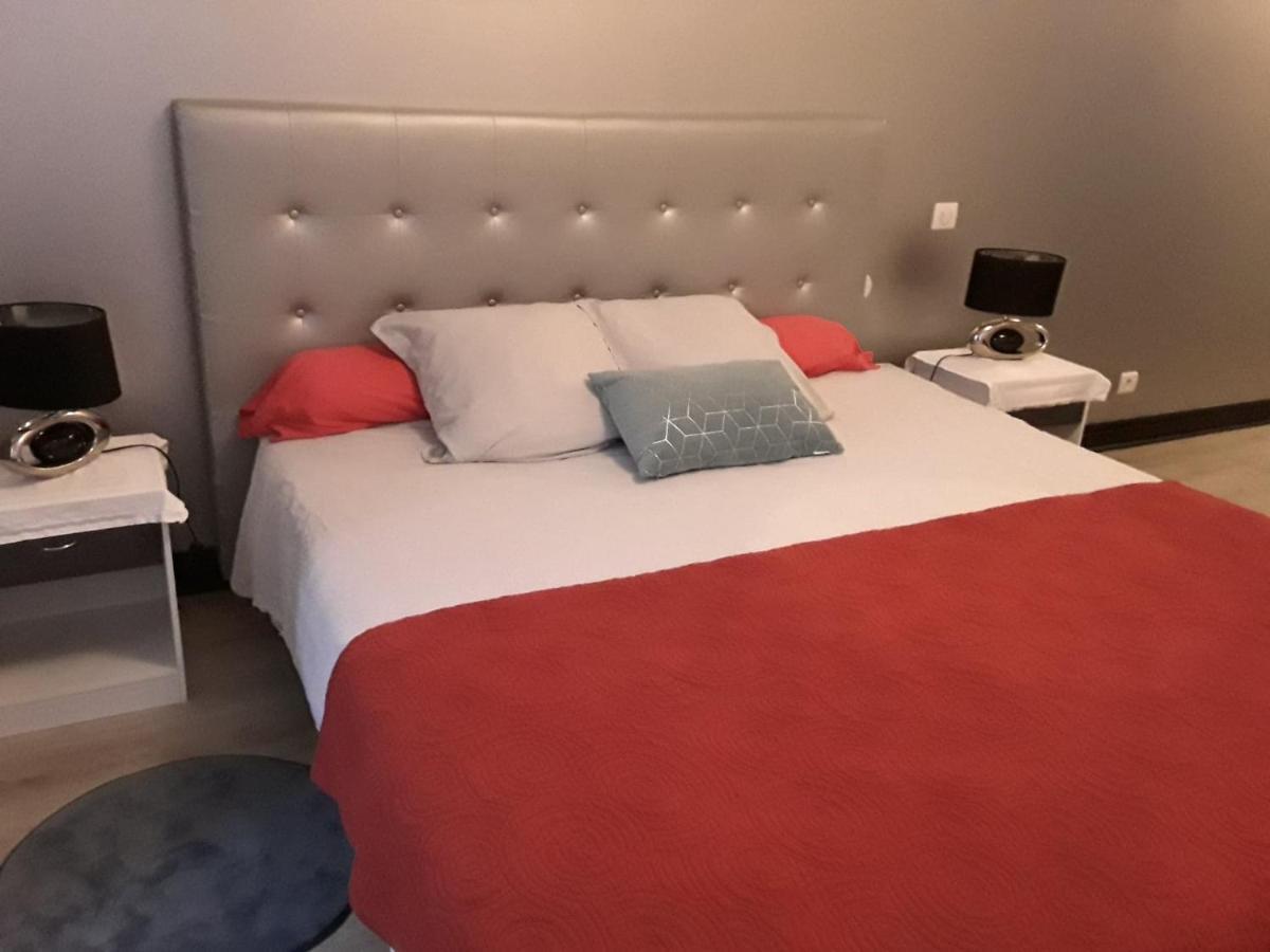 Madelon IV Bed & Breakfast Belves Bagian luar foto