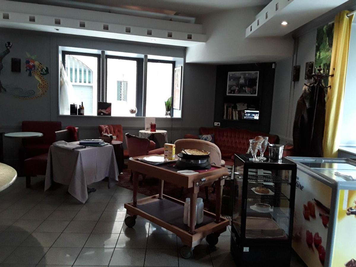 Madelon IV Bed & Breakfast Belves Bagian luar foto