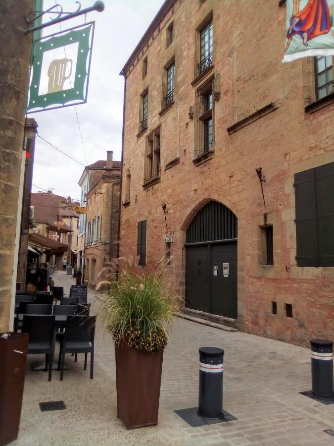 Madelon IV Bed & Breakfast Belves Bagian luar foto
