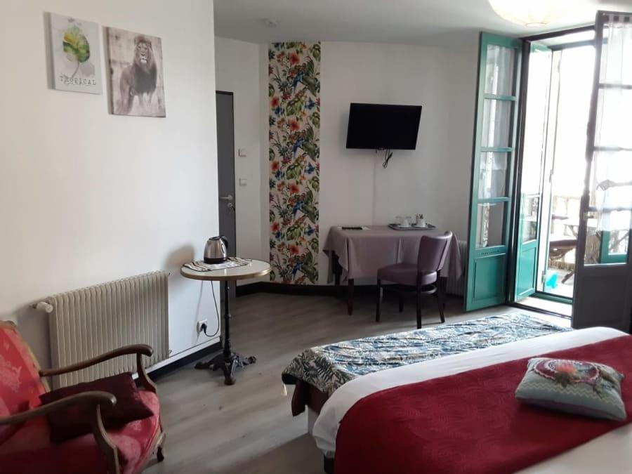 Madelon IV Bed & Breakfast Belves Bagian luar foto