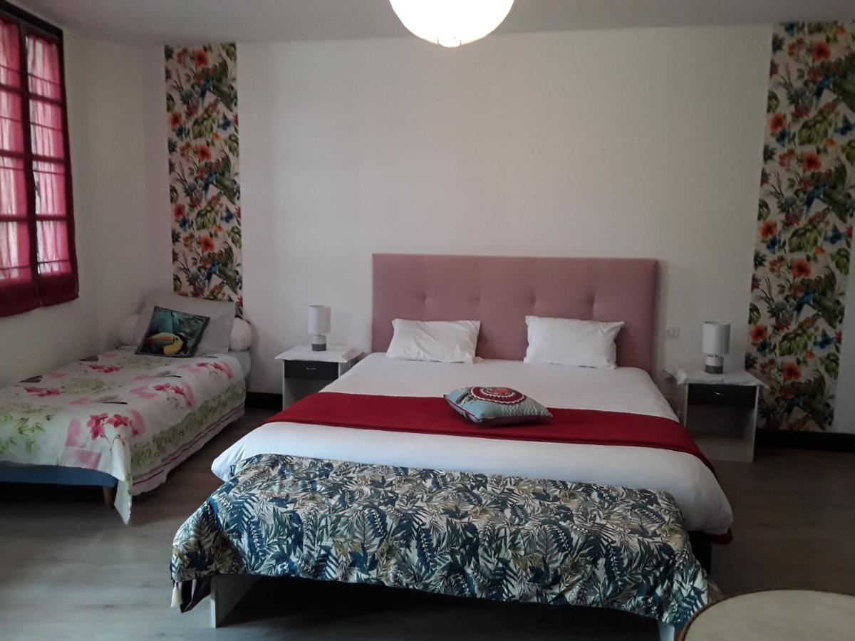 Madelon IV Bed & Breakfast Belves Bagian luar foto