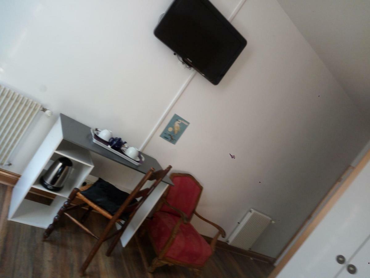 Madelon IV Bed & Breakfast Belves Bagian luar foto