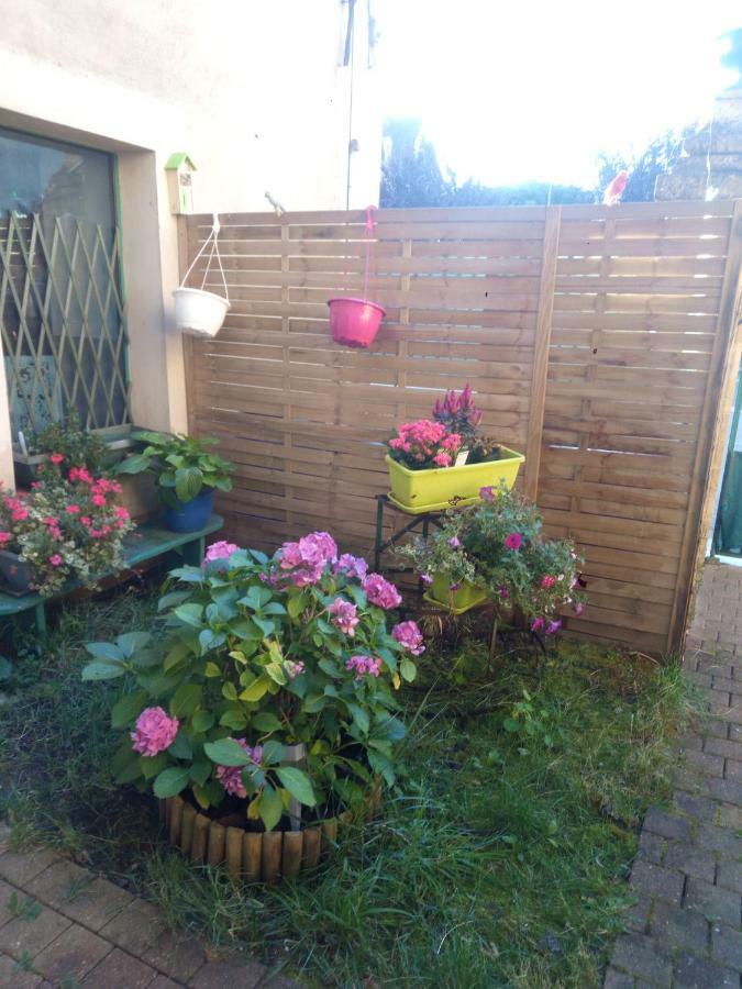 Madelon IV Bed & Breakfast Belves Bagian luar foto